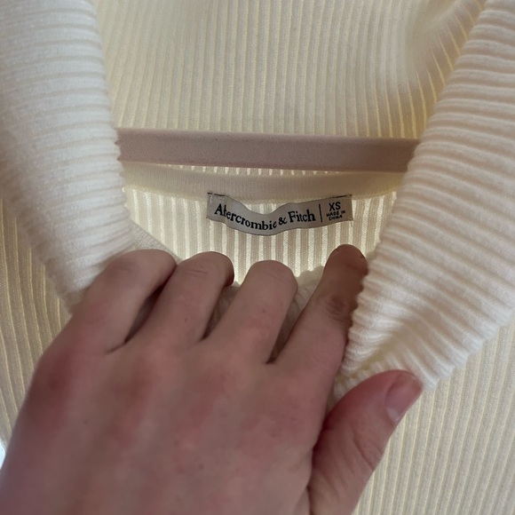 Gorgeous Cream Sweater Dress - Picture 4 of 4